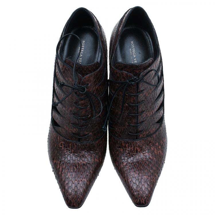 Pre Owned Bottega Veneta Brown Snakeskin Lace Up Cutout Ankle Booties Size 39