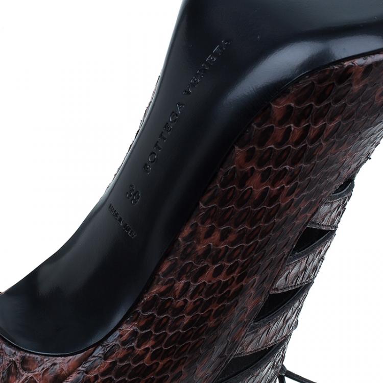 Pre Owned Bottega Veneta Brown Snakeskin Lace Up Cutout Ankle Booties Size 39