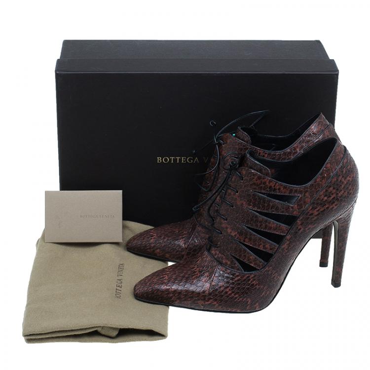 Pre Owned Bottega Veneta Brown Snakeskin Lace Up Cutout Ankle Booties Size 39