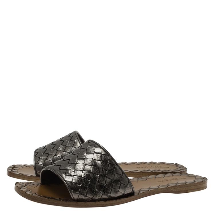 Pre Owned Bottega Veneta Silver Intrecciato Leather Flat Slides Size 37