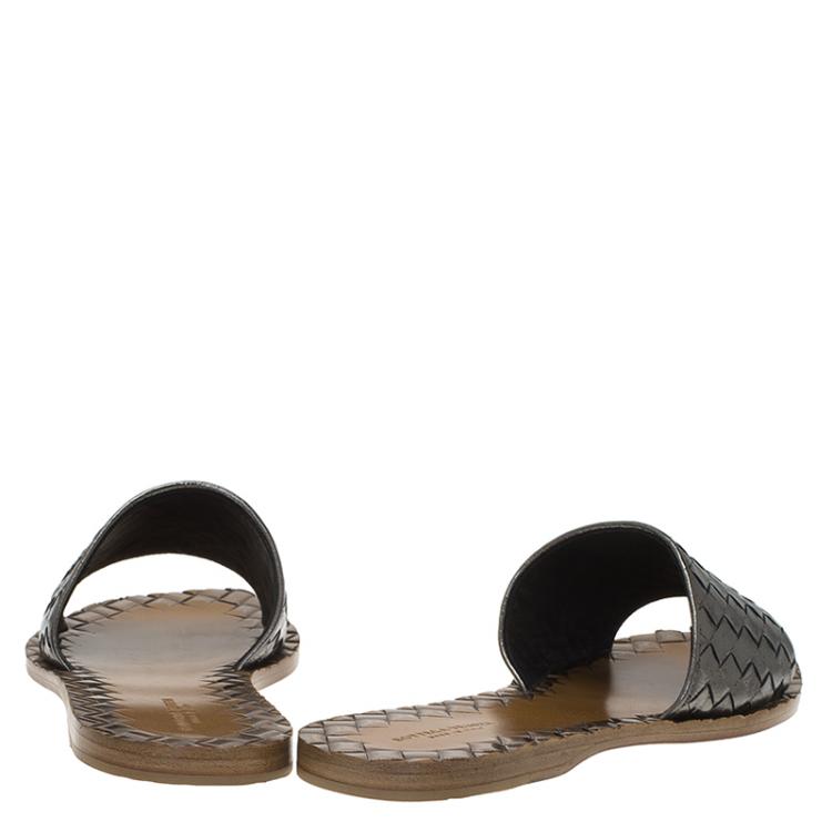 Pre Owned Bottega Veneta Silver Intrecciato Leather Flat Slides Size 37