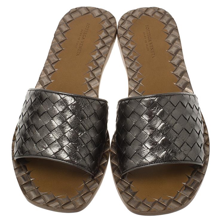 Pre Owned Bottega Veneta Silver Intrecciato Leather Flat Slides Size 37
