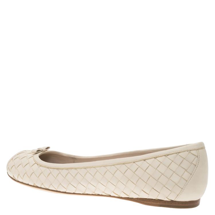 Pre Owned Bottega Veneta Cream Intrecciato Leather Bow Ballet Flats Size 39.5