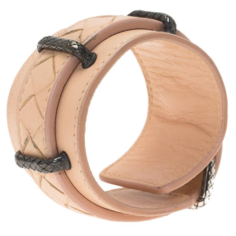 Pre Owned Bottega Veneta Intrecciato Cream Leather Cuff Bracelet S