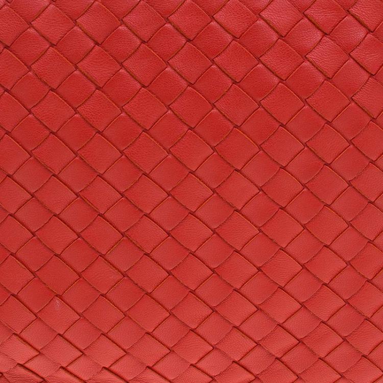 Pre Owned Bottega Veneta Red Intrecciato Nappa Leather Messenger Bag