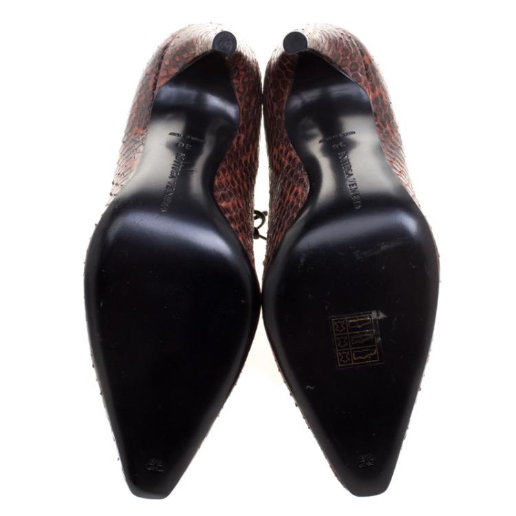 Pre Owned Bottega Veneta Burgundy Python Cutout Lace-Up Ankle Boots Size 36