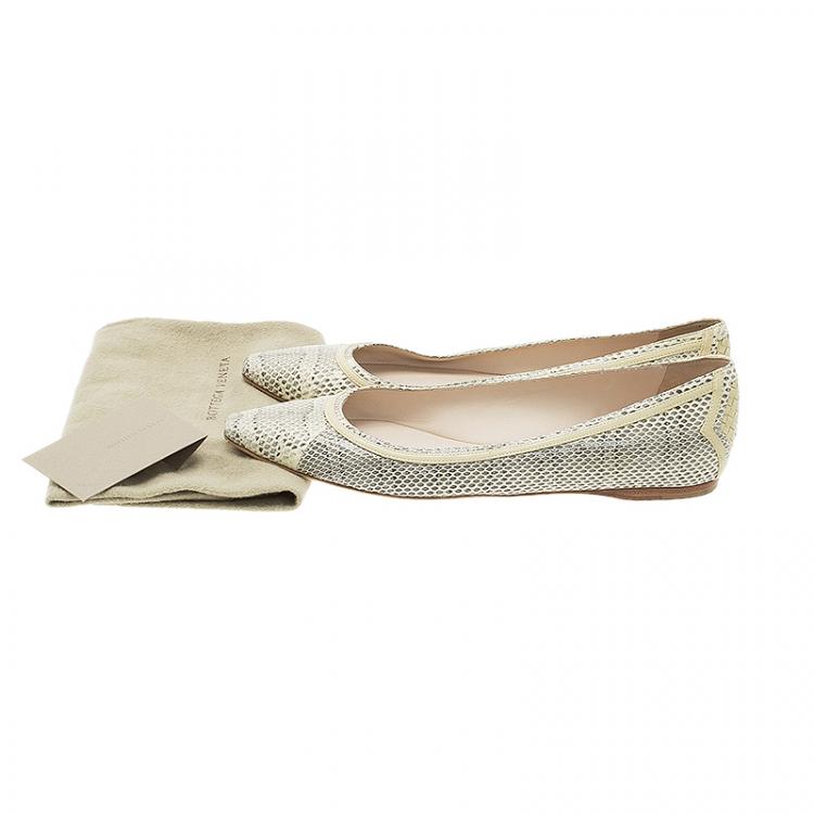 Pre Owned Bottega Veneta Cream Python Ballet Flats Size 39 