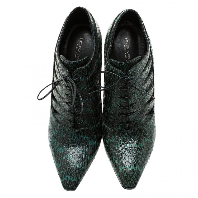 Pre Owned Bottega Veneta Green Python Cutout Lace-Up Ankle Boots Size 39