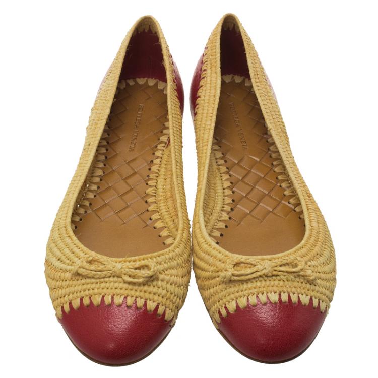 Pre Owned Bottega Veneta Two-Tone Leather and Raffia Ballet Flats Size 36