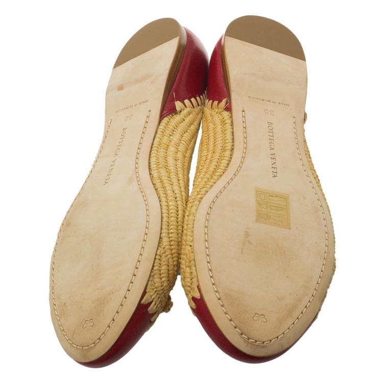 Pre Owned Bottega Veneta Two-Tone Leather and Raffia Ballet Flats Size 36