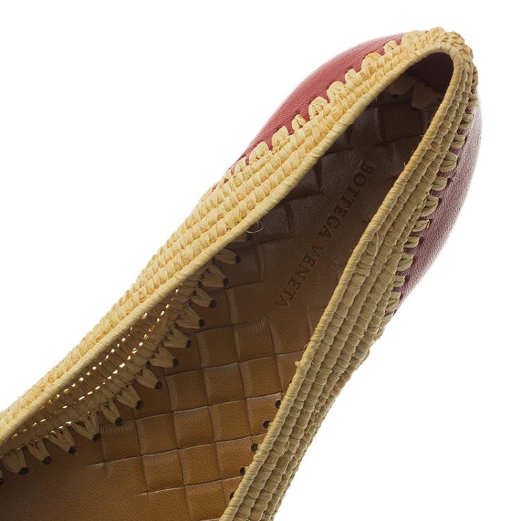 Pre Owned Bottega Veneta Two-Tone Leather and Raffia Ballet Flats Size 36
