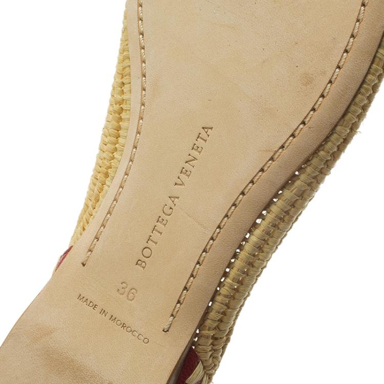 Pre Owned Bottega Veneta Two-Tone Leather and Raffia Ballet Flats Size 36