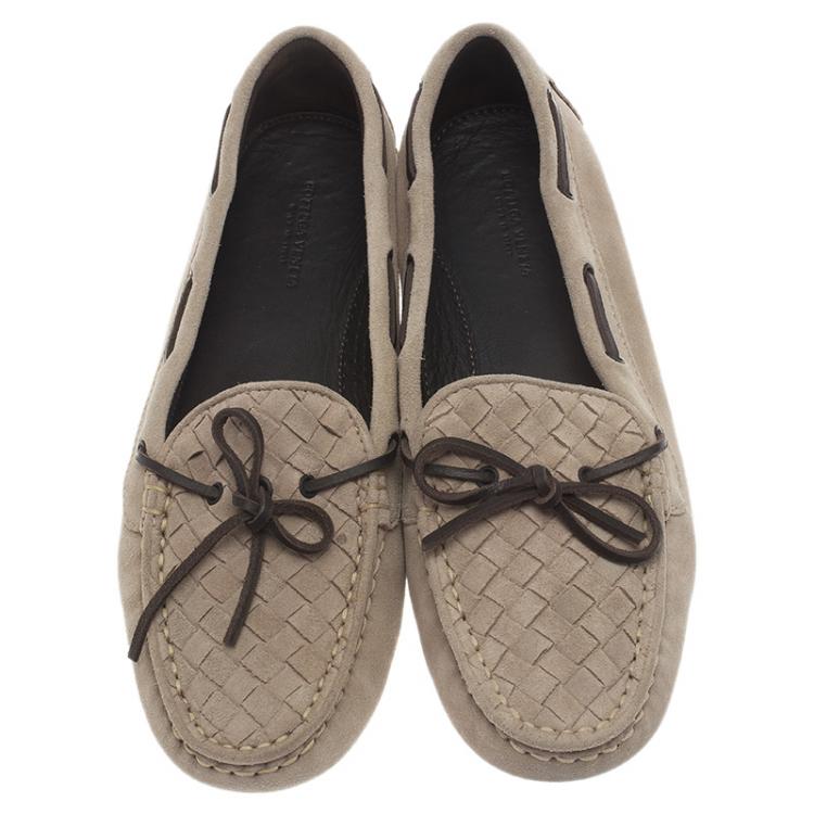 مملوكة مسبقًا Bottega Veneta Beige Intrecciato Suede Bow Loafers Size 39