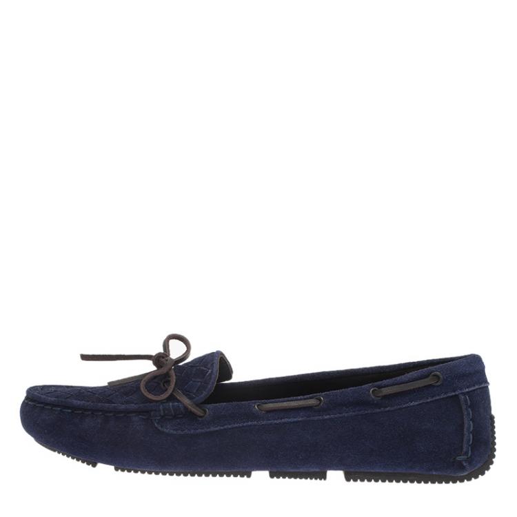 مملوكة مسبقًا Bottega Veneta Blue Intrecciato Suede Bow Loafers Size 39