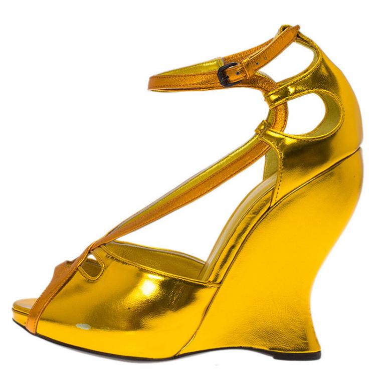 Pre Owned Bottega Veneta Gold Leather Cut-Out Ankle Strap Wedge Sandals Size 39.5