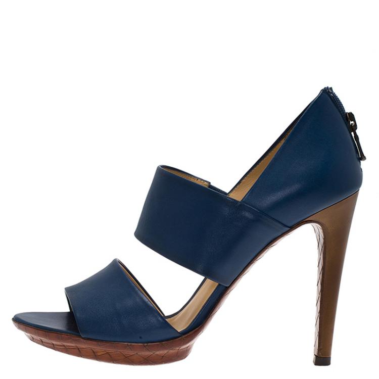 Pre Owned Bottega Veneta Blue Leather Wide Strap Sandals Size 37.5