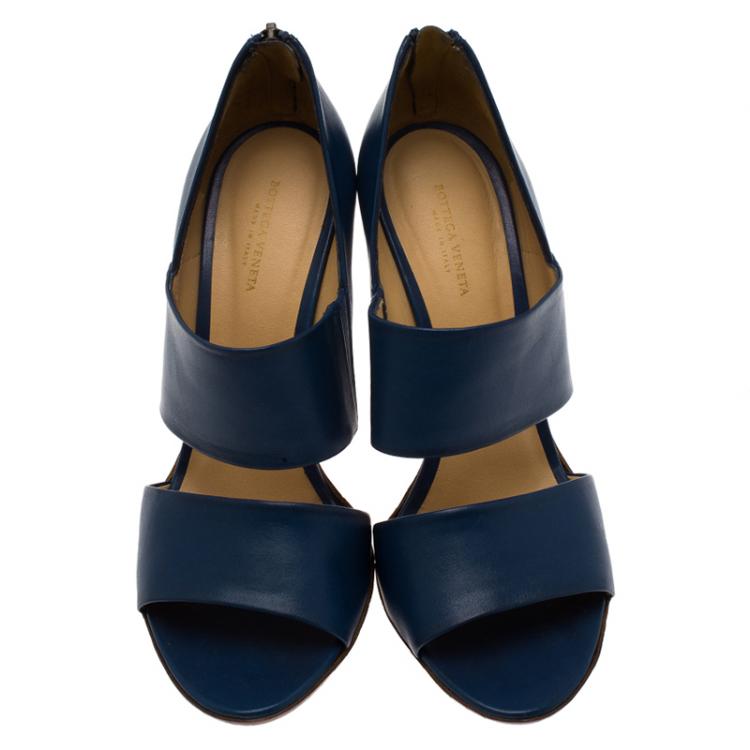 Pre Owned Bottega Veneta Blue Leather Wide Strap Sandals Size 37.5