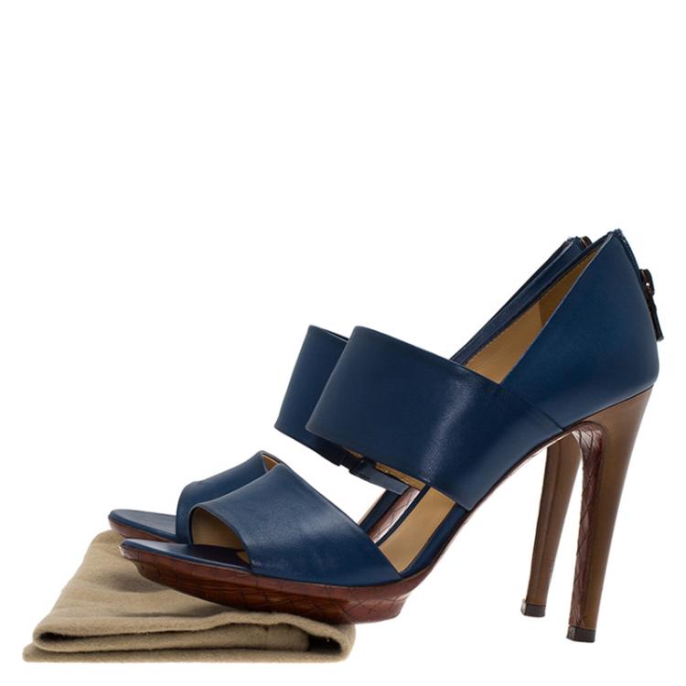 Pre Owned Bottega Veneta Blue Leather Wide Strap Sandals Size 37.5