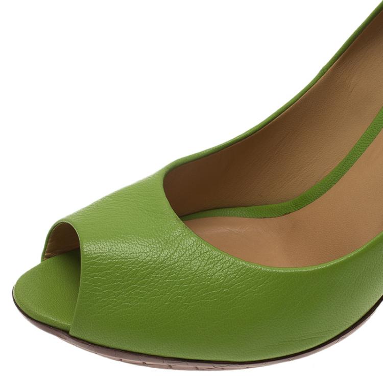 Pre Owned Bottega Veneta Green Leather Peep Toe Pumps Size 40.5