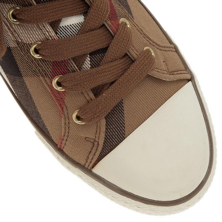 مملوكة مسبقًا Burberry Beige Novacheck Canvas and Leather Sneakers Size 40