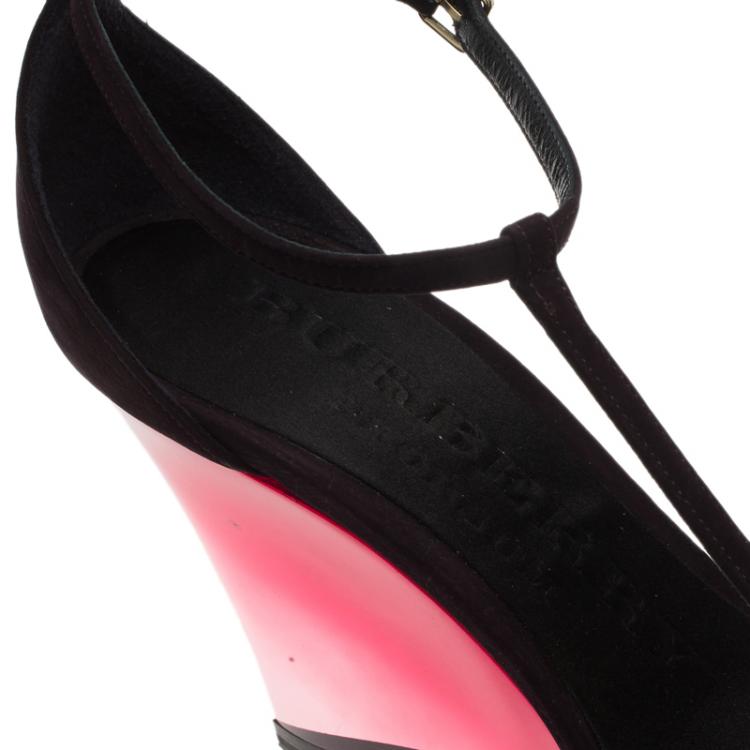مملوكة مسبقً�ا Burberry Prorsum Purple Suede Leyburn Lucite Wedge Sandals Size 37.5