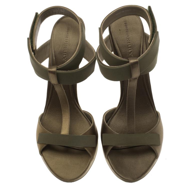 مملوكة مسبقًا Burberry Taupe Satin T- Strap Platform Sandals Size 39