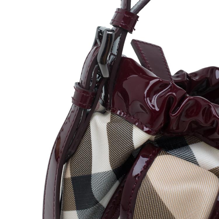 مملوكة مسبقًا Burberry Burgundy Nova Check Patent Leather Sling Bag