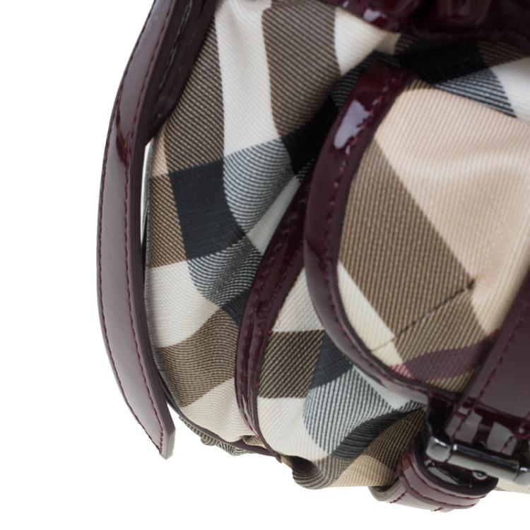 مملوكة م سبقًا Burberry Burgundy Nova Check Patent Leather Sling Bag