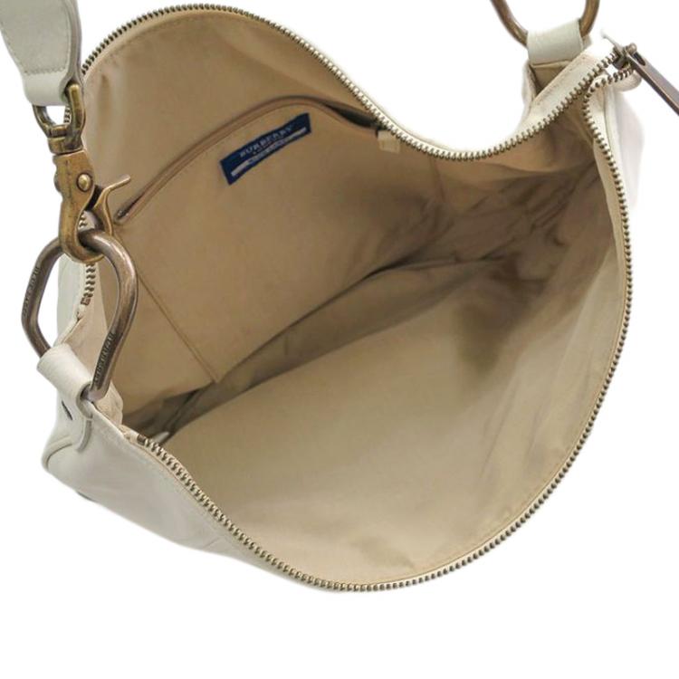 مملوكة مسبقًا Burberry White Leather Messenger Bag