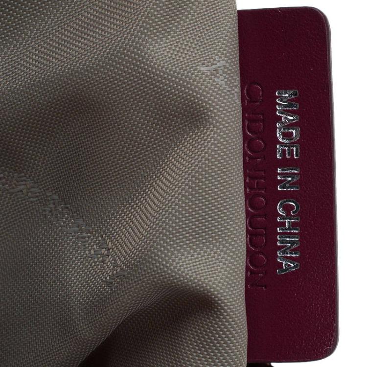 Pre Owned Burberry Burgundy Nylon and Patent Leather Large Westchester Clutch