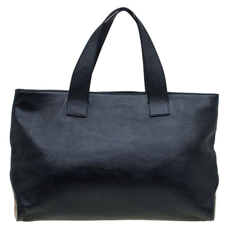 Pre Owned Burberry Black Leather Large Horn Toggle Tote