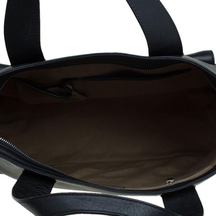 Pre Owned Burberry Black Leather Large Horn Toggle Tote