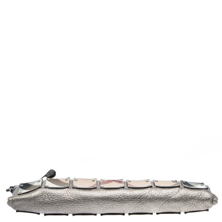 Pre Owned Burberry Metallic Silver Nova Check PVC and Leather Ashcombe Clutch