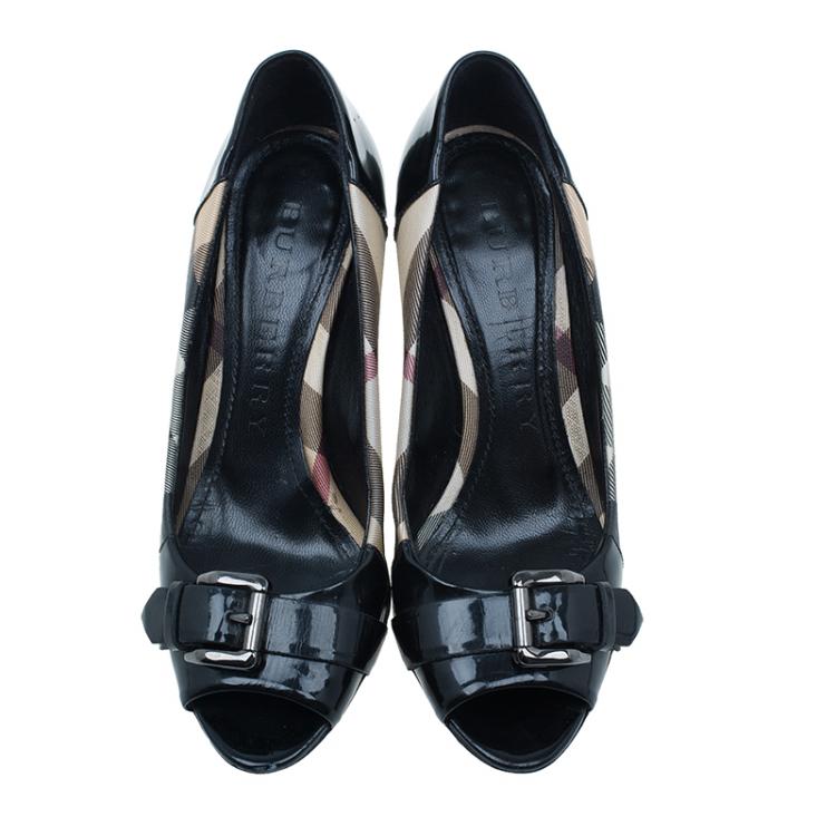 Pre Owned Burberry Novacheck Canvas and Leather Buckle Pumps Size 37