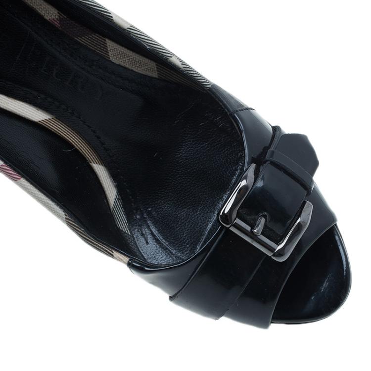 Pre Owned Burberry Novacheck Canvas and Leather Buckle Pumps Size 37