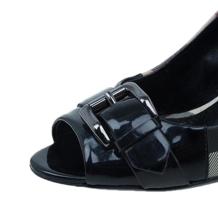 Pre Owned Burberry Novacheck Canvas and Leather Buckle Pumps Size 37