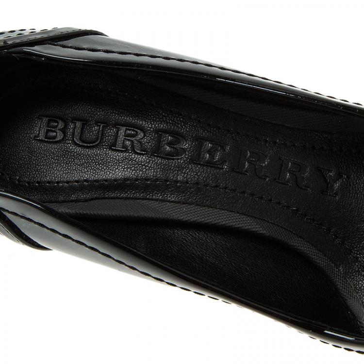 Pre Owned Burberry Black Patent and Check Canvas Pumps Size 35