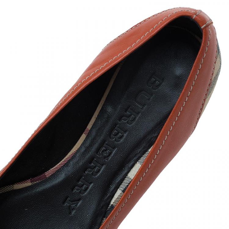 Pre Owned Burberry Orange Leather And Nova Coated Canvas Peep Toe Flats Size 38.5