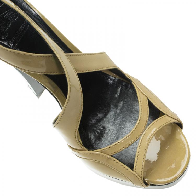 Pre Owned Burberry Beige Patent Criss Cross Strappy Platform Sandals Size 36