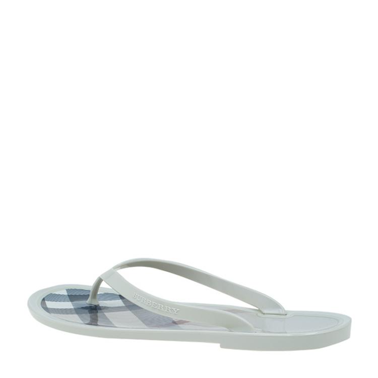 Pre Owned Burberry Cream Novacheck Rubber Thong Sandals Size 36