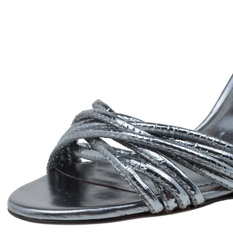 مملوكة مسبقًا Burberry Prorsum Silver Metallic Leather Ankle Strap Sandals Size 35