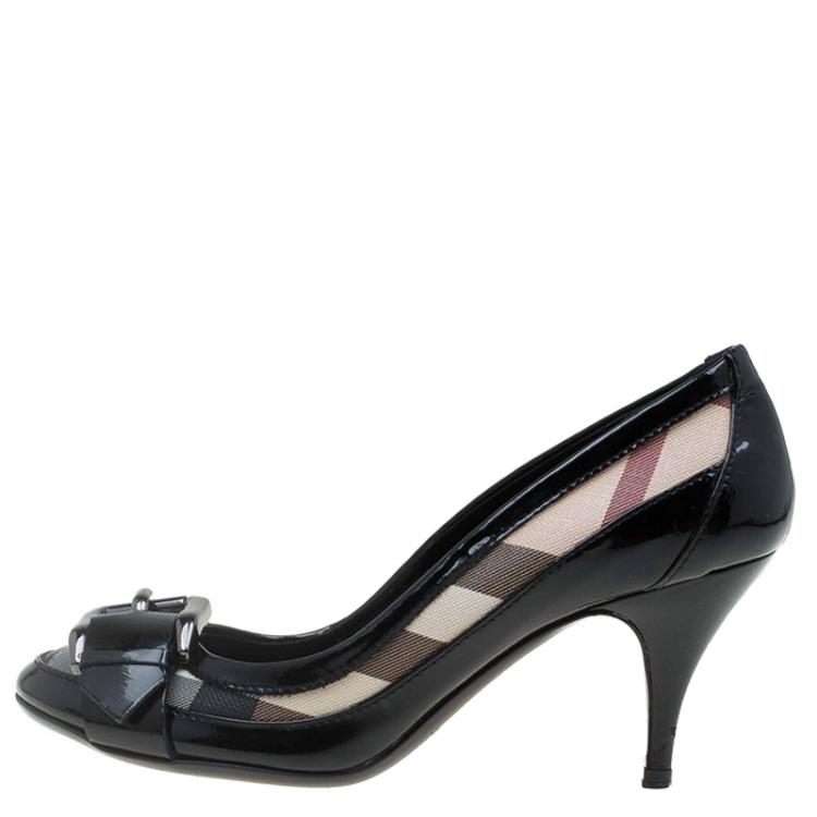 Pre Owned Burberry Black Patent Leather and Canvas Buckle Pumps Size 36