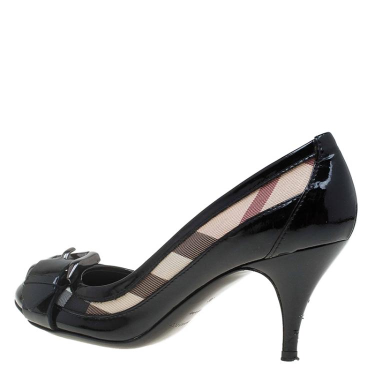 Pre Owned Burberry Black Patent Leather and Canvas Buckle Pumps Size 36