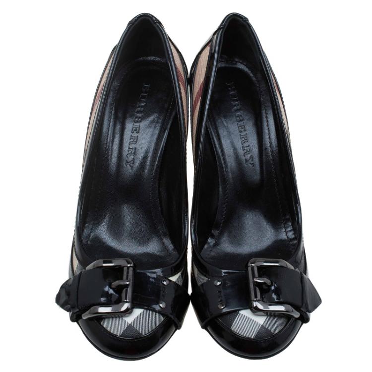 Pre Owned Burberry Black Patent Leather and Canvas Buckle Pumps Size 36
