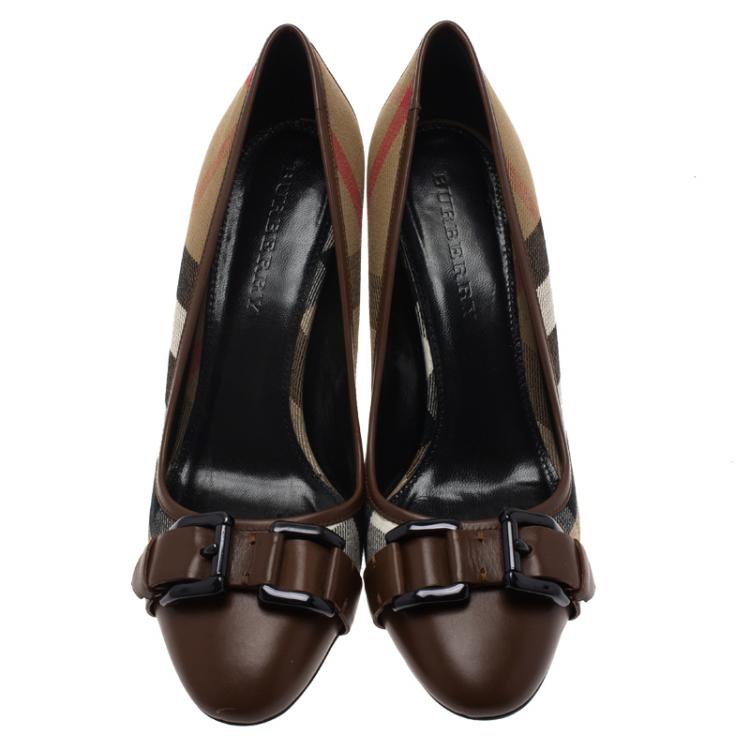 Pre Owned Burberry Brown Leather and Novacheck Canvas Buckle Pumps Size 39