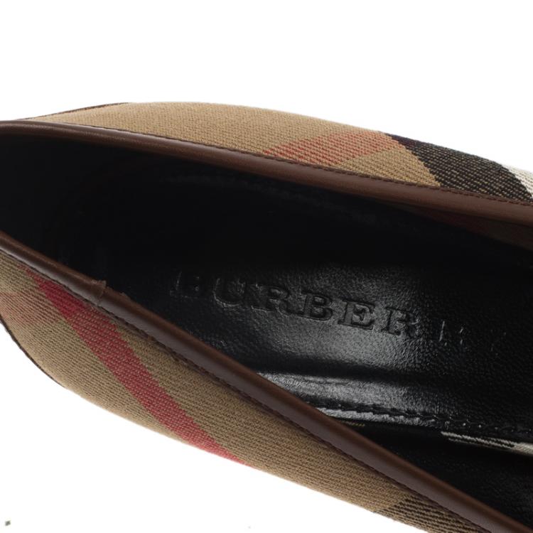 Pre Owned Burberry Brown Leather and Novacheck Canvas Buckle Pumps Size 39