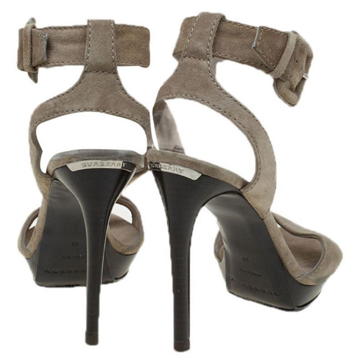 مملوكة مسبقًا Burberry Beige Suede Ankle Strap Sandals Size 35