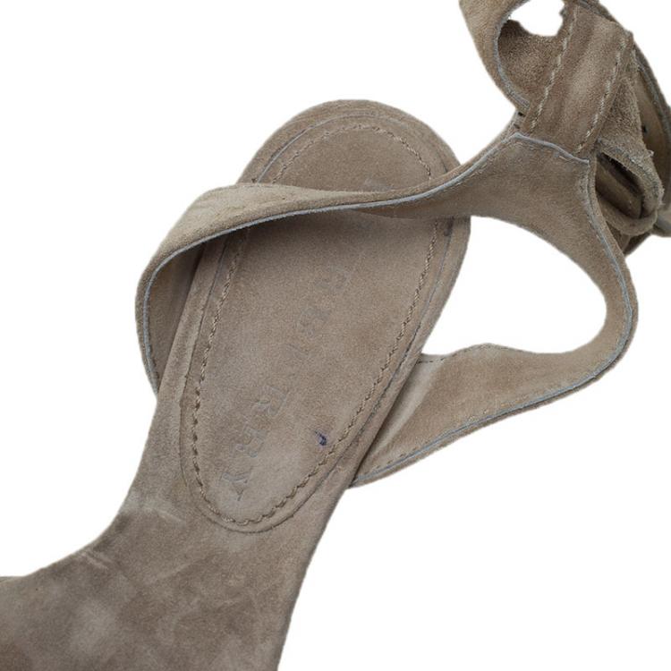 مملوكة مسبقًا Burberry Beige Suede Ankle Strap Sandals Size 35
