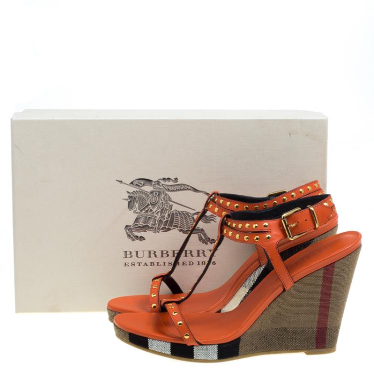 مملوكة مسبقًا Burberry Orange Leather Supernova Check Canvas T Strap Wedge Sandals Size 41