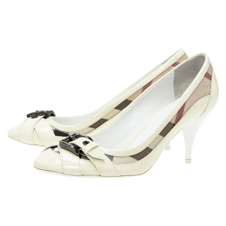 Pre Owned Burberry Cream Patent Leather and Canvas Buckle Pumps Size 38
